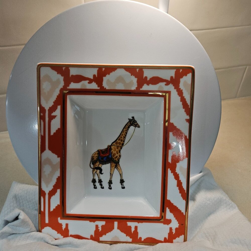 Giraffe C. Wonder decorative plate